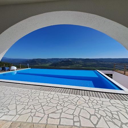 Villa San Silvestro Oprtalj Exteriér fotografie
